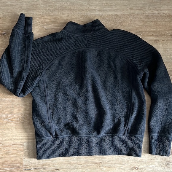 Lululemon size 8 light bomber jacket. Black - Picture 2 of 3